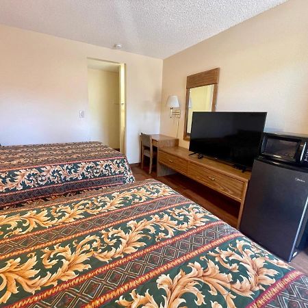 Regency Inn Lakeport Eksteriør billede