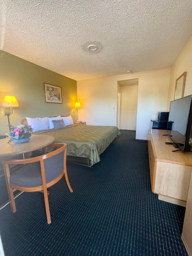 Regency Inn Lakeport Eksteriør billede