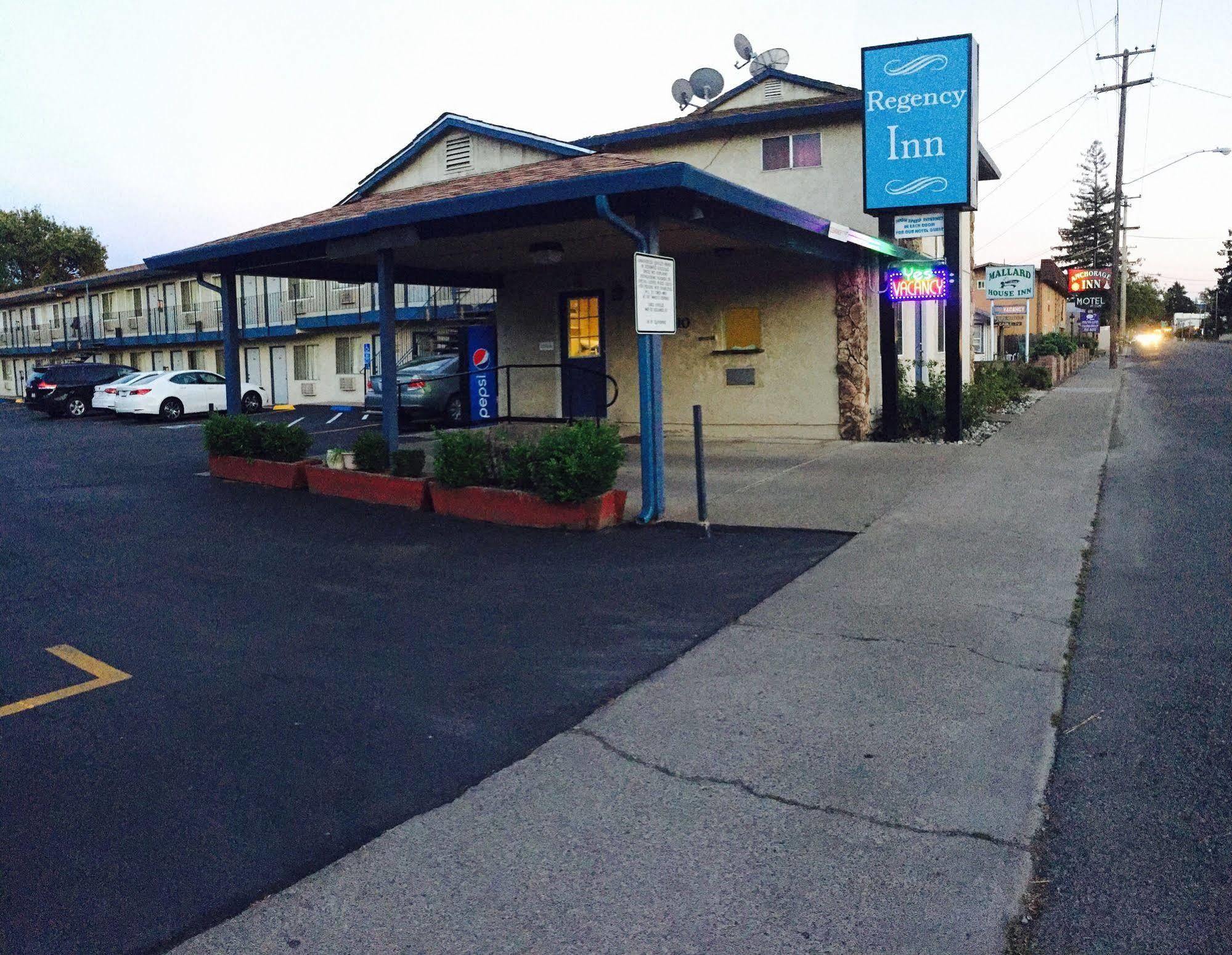 Regency Inn Lakeport Eksteriør billede