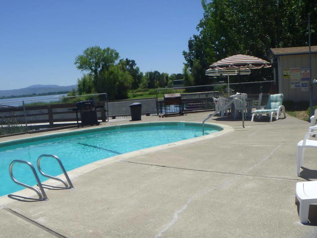 Regency Inn Lakeport Eksteriør billede
